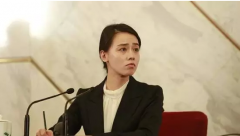 兩會女神翻譯又賣萌！揭秘兩會高翻怎樣煉成？